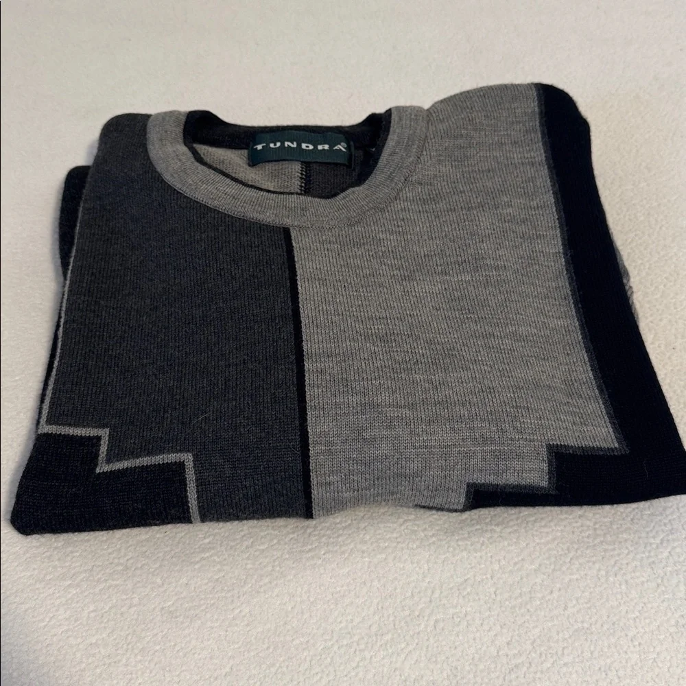 Vintage Mens Tundra Canada Sweater Geometric design size XL